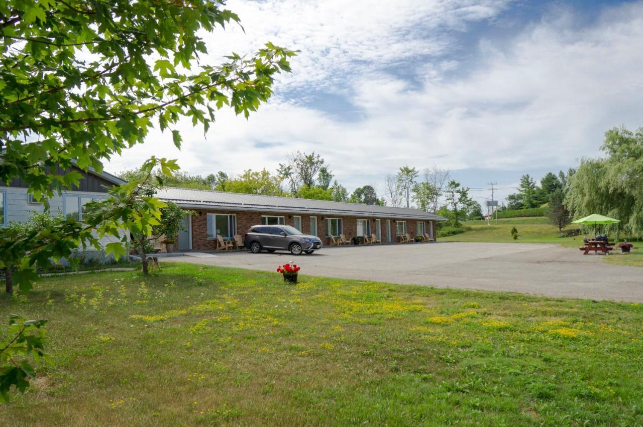 Wayside Motel Manitoulin Manitowaning Exteriör bild