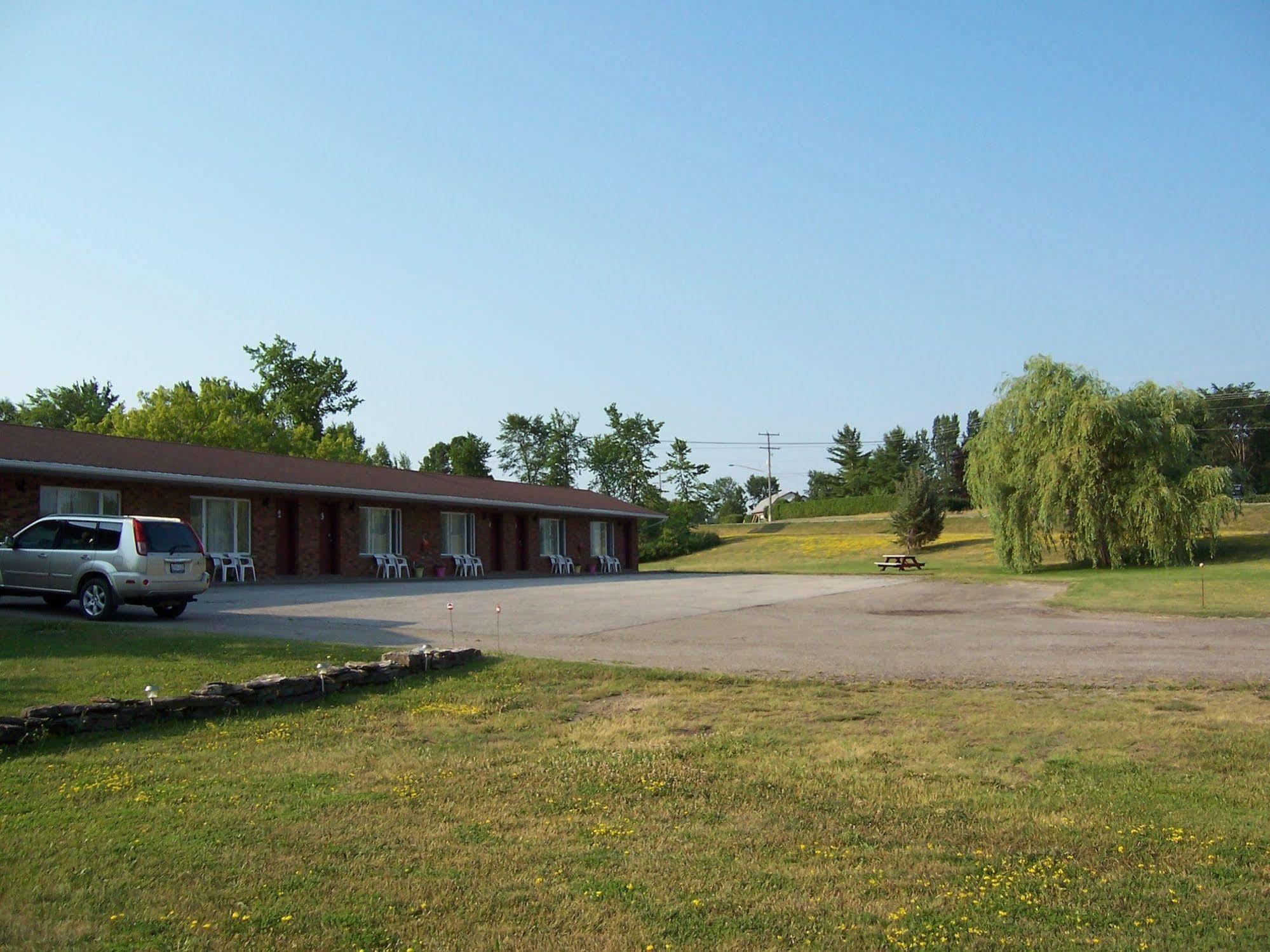 Wayside Motel Manitoulin Manitowaning Exteriör bild