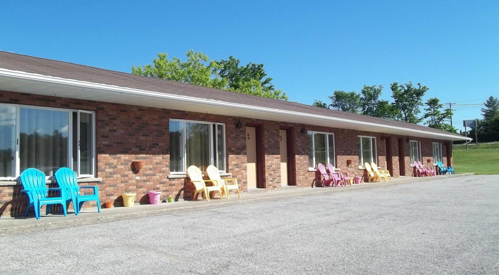 Wayside Motel Manitoulin Manitowaning Exteriör bild